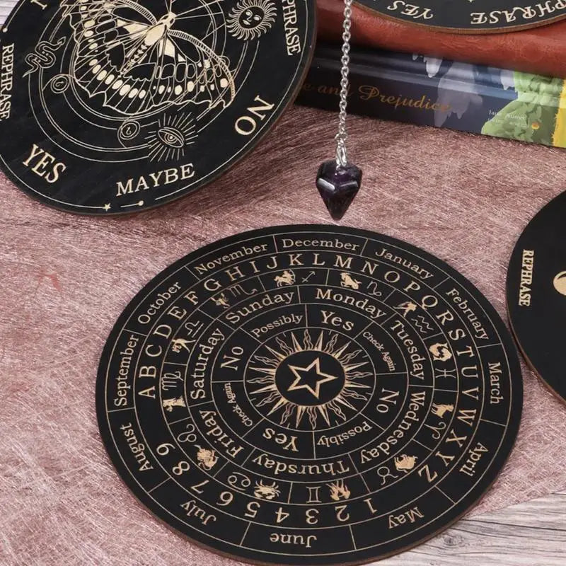 pendule bois noir ornemental symboles astrologiques mystique divination énergie guérison méditation autel