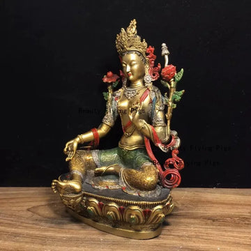 statue bouddhiste traditionnelle ornement feng shui deco florale details sculptures couleurs or vert rouge