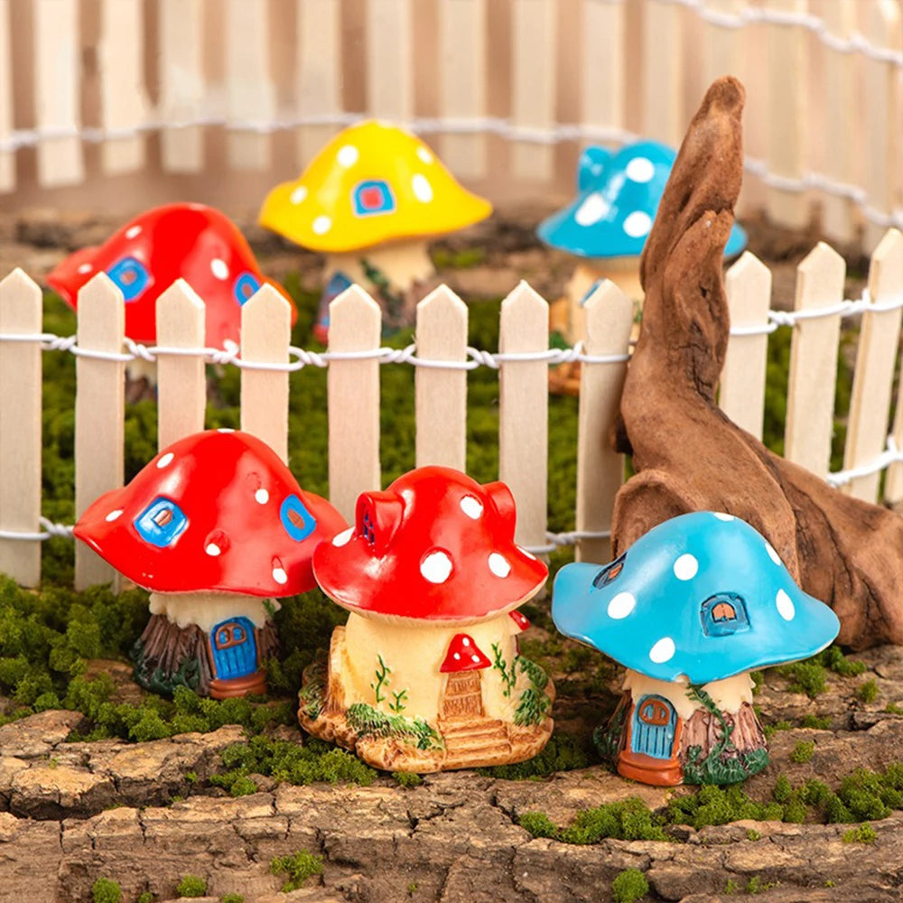 décorations fantaisie miniatures maison champignon rouge jaune bleu rose porte fenêtre