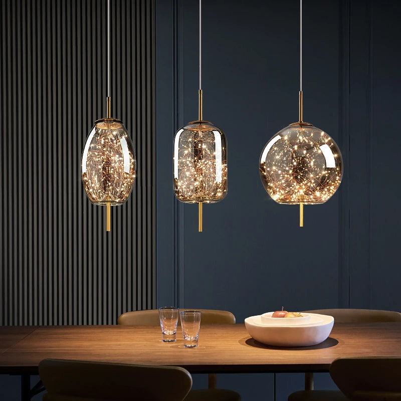 Lustre rouge design pour chambre