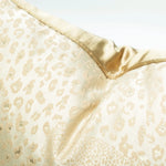 coussins carrés léopard orange beige décoration salon contemporain fixés adhésifs 30x50 45x45 50x50 cm