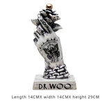 ornements céramique moderne sculpture main pistolet fleur contemporain gothique tatouage floraliaux socle carré