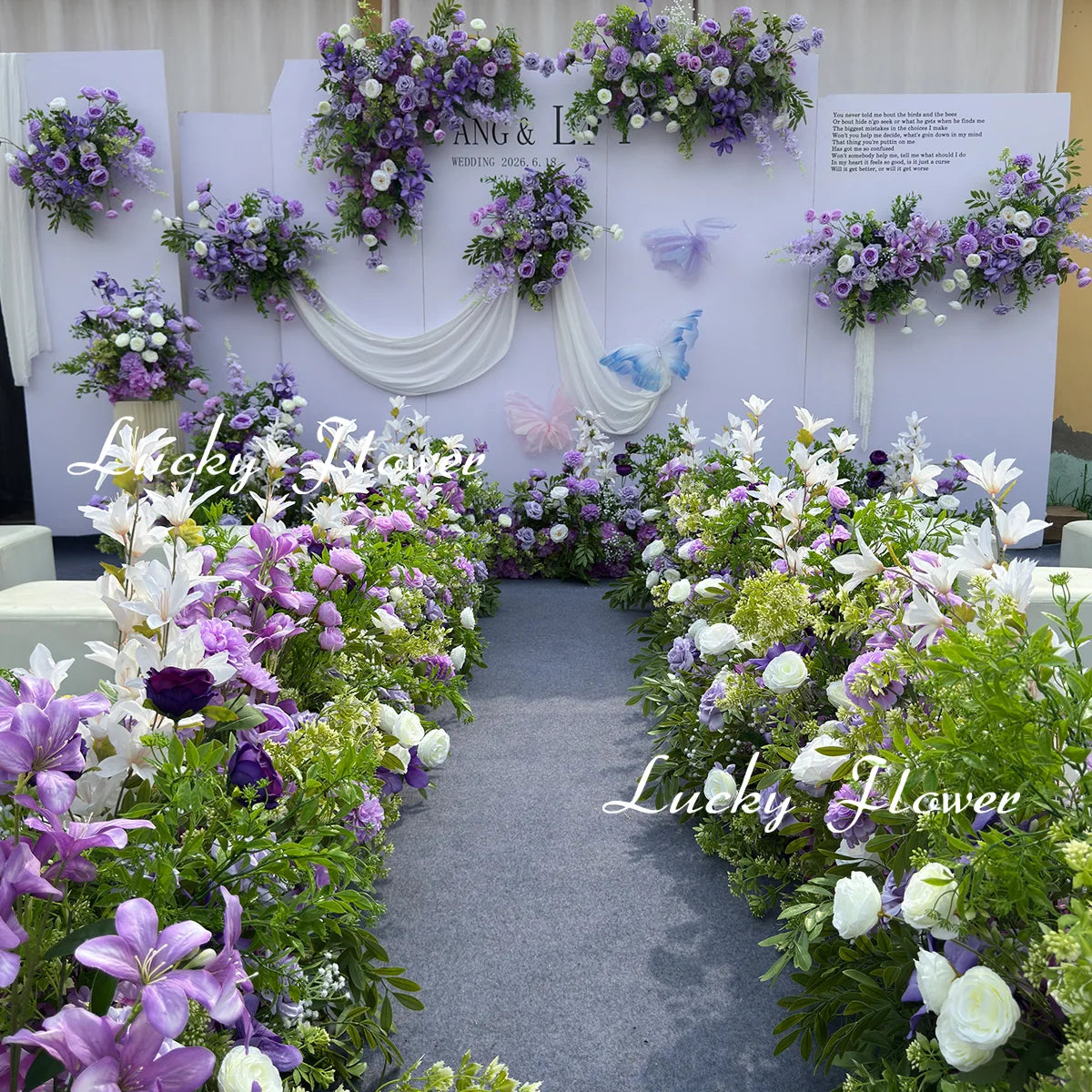 décoration mariage bouquet fleurs artificielles violettes blanches vertesintérieur classique