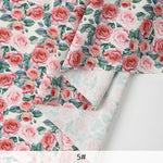 tissu mousseline polyester imprimé fleurs roses fond noir couture robe chemisier rideau diy