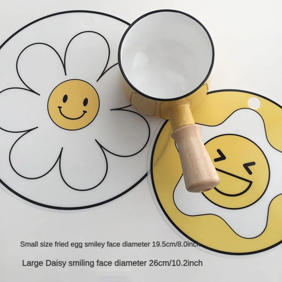 tapis protection induction silicone blanc jaune noir fleurs clips moderne déco