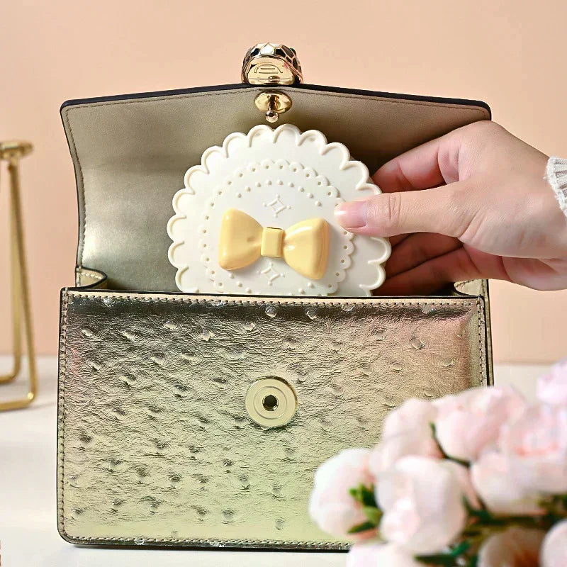 boîte rangement pinceaux cils rose dentelle moderne organisation makeup portable