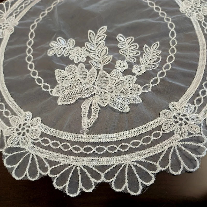 serviette table blanche broderie florale translucide classique décoration d'intérieur table restaurant