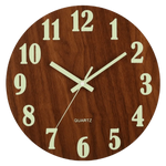 horloge murale moderne bois foncé chiffres blancs texture naturelle pouces facile lecture quartz salon