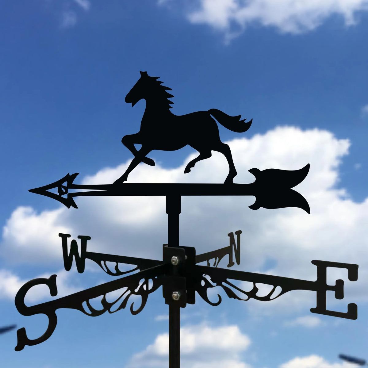 vane métallique noire silhouettes animaux ornements floraux artisanal extérieur jardin ventilation direction.wind