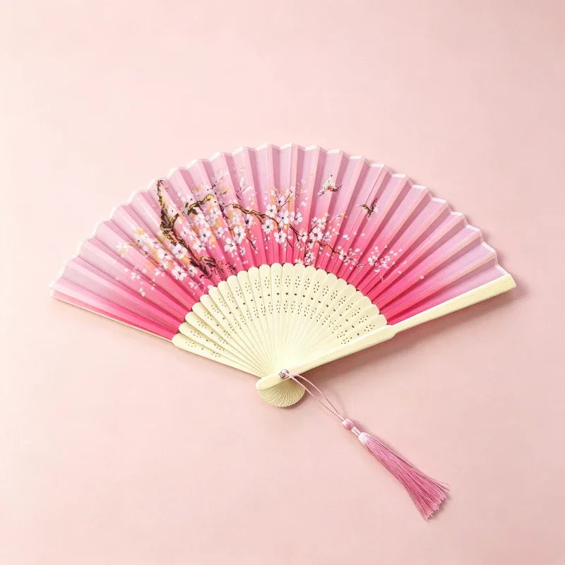 éventail pliant fleurs cerisier papillons art japonais traditionnel tassel couleur bleu rose