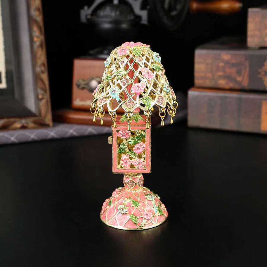 lampe vintage fleurs strass rose doré bijoux décoration ornements intérieur sécurité