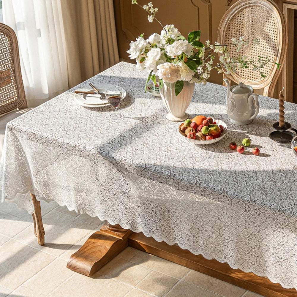 nappe table dentelle blanche motif floral élégante mariage banquet décoration maison