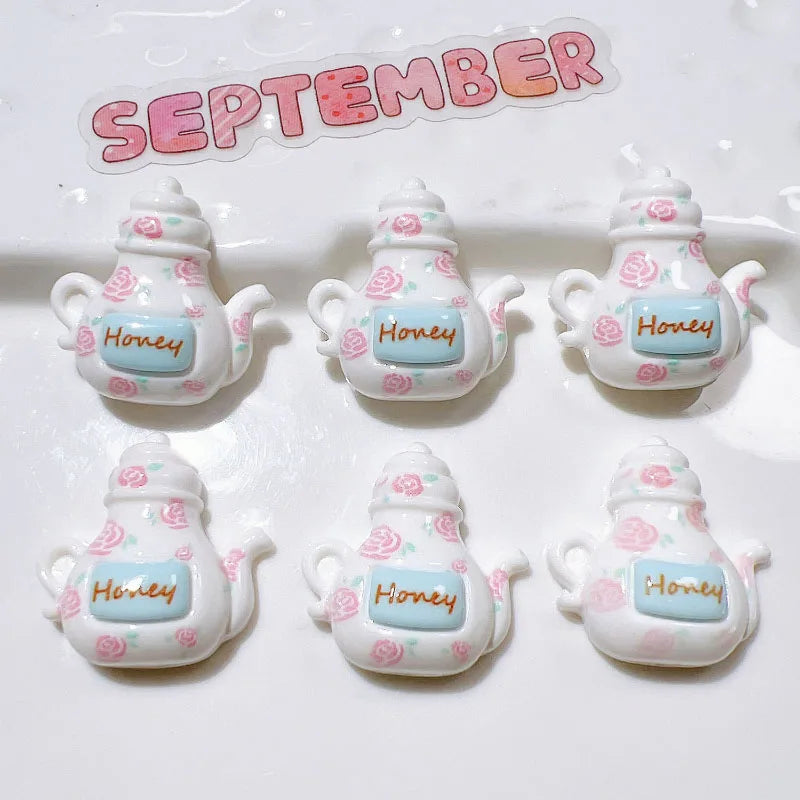 miniatures théière tasses cuillère cupcakes kawaii doux mignon rubans fleurs roses blancs