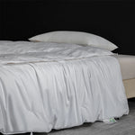 Détail de la housse en coton de la couette en soie