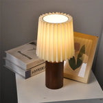 lampe table moderne abat jour plissé bois brun veilleuse usb led chaleur ambiance chambre