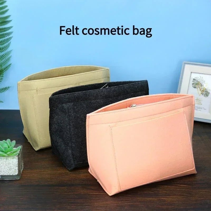 sac cosmétique moderne réutilisable beige noir rose pâle uni opaque poignée amovible compartiments intérieurs
