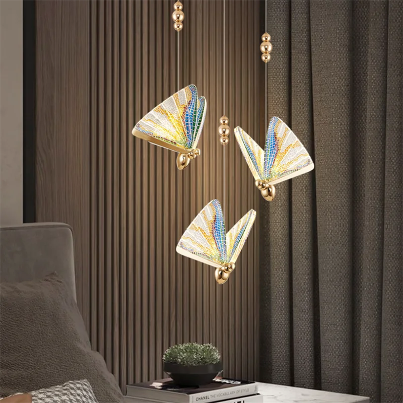 lampe suspendue moderne or blanc papillon filigrane chambre salon