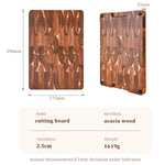 planches découper bois acacia marron motifs géométriques tomates persil oignon rouge moderne cuisine