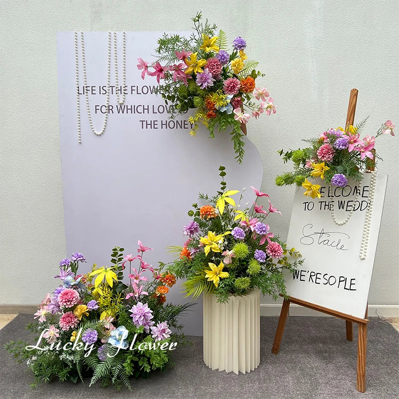 décoration intérieure moderne bouquet fleurs artificielles mixtes violet rose jaune orange verte blanches