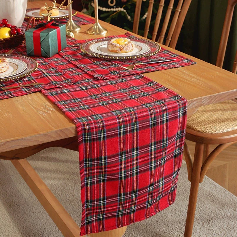 table cheminement carreaux écossais vert rouge blanc hiver noël classique polyester coton