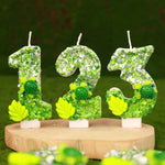 bougies numériques forme chiffres anniversaire verte blanche jaune feuilles