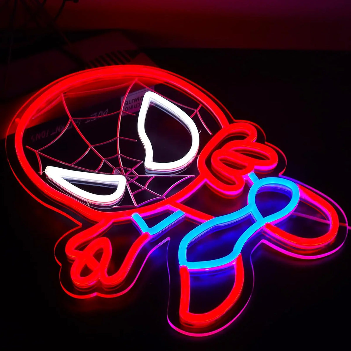 lampe néon spiderman rouge bleu blanc contour lumineux toile araignée interrupteur usb chambre enfant