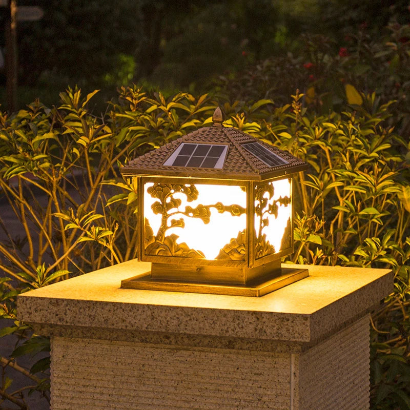 lampe solaire décorative dorée motifs floraux verre translucide oriental fixations télécommande inclusion