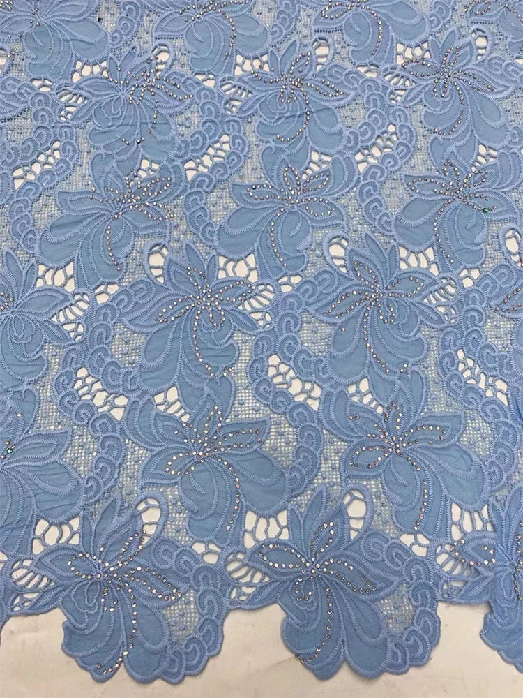 tissu dentelle bleu clair rose fleurs motifs floraux élégant dorées occasion partie