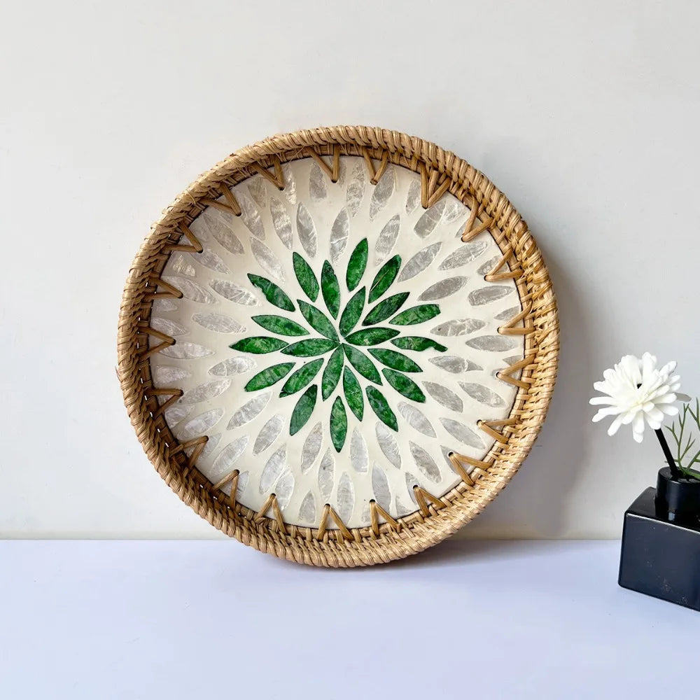 assiettes decoratives boho mosaïque coquillages naturel artisanal floral table mur decoration