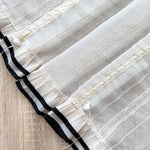 rideau blanc noir rayures horizontales franges broderie translucide classique vintage inclusion