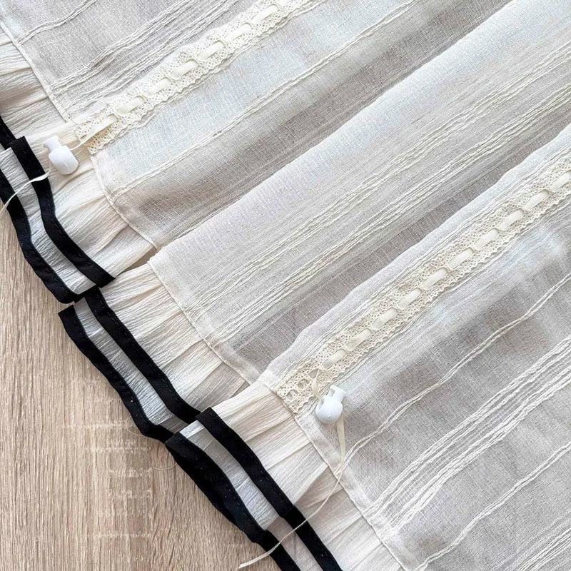 rideau blanc noir rayures horizontales franges broderie translucide classique vintage inclusion