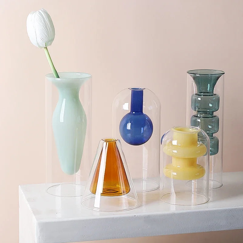 vase verre transparent moderne minimaliste conique vert clair bleu orange jaune