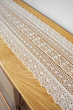 serviettes table dentelle fine blanches motifs floraux classiques maison