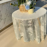 nappe table broderie florale blanc boho chic pompons franges semi transparente vintage dimensionnée
