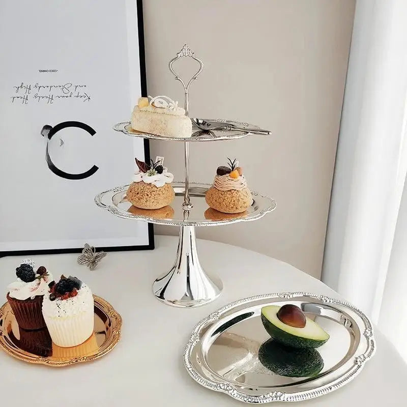 assiettes ovales argentées motifs floraux classiques dessert fruits organisateur table manger
