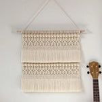 tapisserie macramé blanche motifs géométriques franges boho chic crochets bois