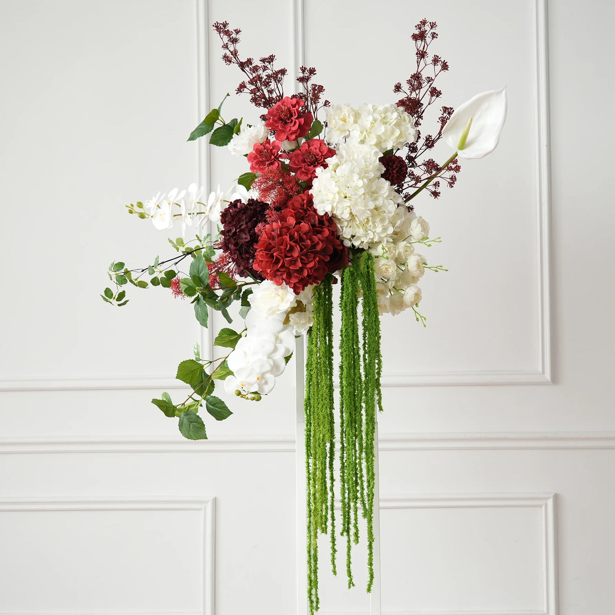 décoration événement bouquet fleurs artificielles rouge blanches vertes extérieur intérieur classique