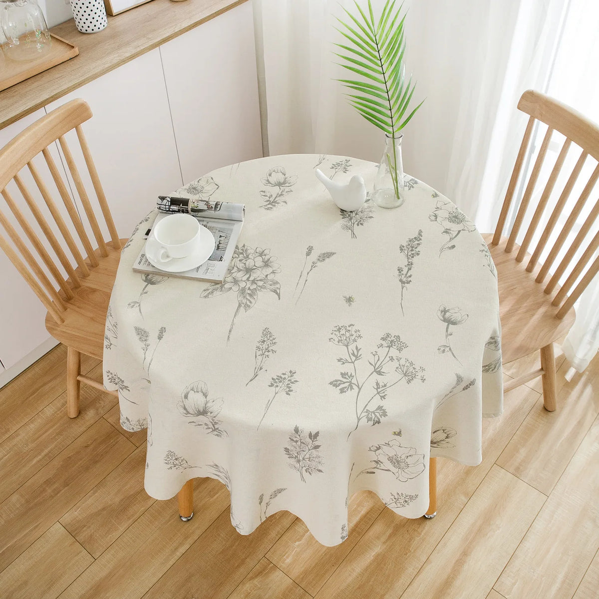 nappe ronde fleurs feuilles stylisées beige gris opaque réutilisable extérieur mariage rustic naturel