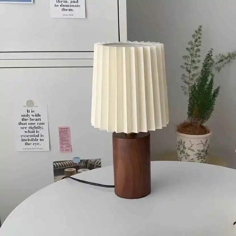 lampe table moderne abat jour plissé bois brun veilleuse usb led chaleur ambiance chambre