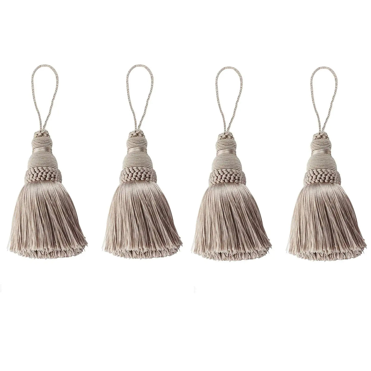 pompons décoratifs tissés élégants gris beige bleu rose noir blanc pièces