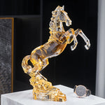 décoration moderne cheval cristal transparent facettes base rocher éclairage chambre