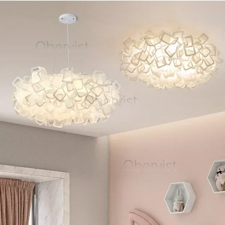 lampe suspension blanc forme géométrique moderne plaque fixation flux lumineux intelligent certification sécurité