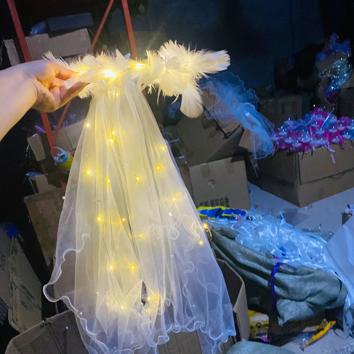 voile mariage lumineux blanc plumes élégant festif clips tulle lumière led 24h bridal shower