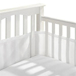 barrière lit bébé blanc gris protection lattes velcro ajustable moderne minimaliste