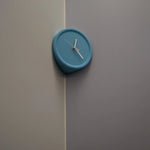 horloge murale moderne simple bleu rouge noir aiguille sans tic tac minimaliste salon