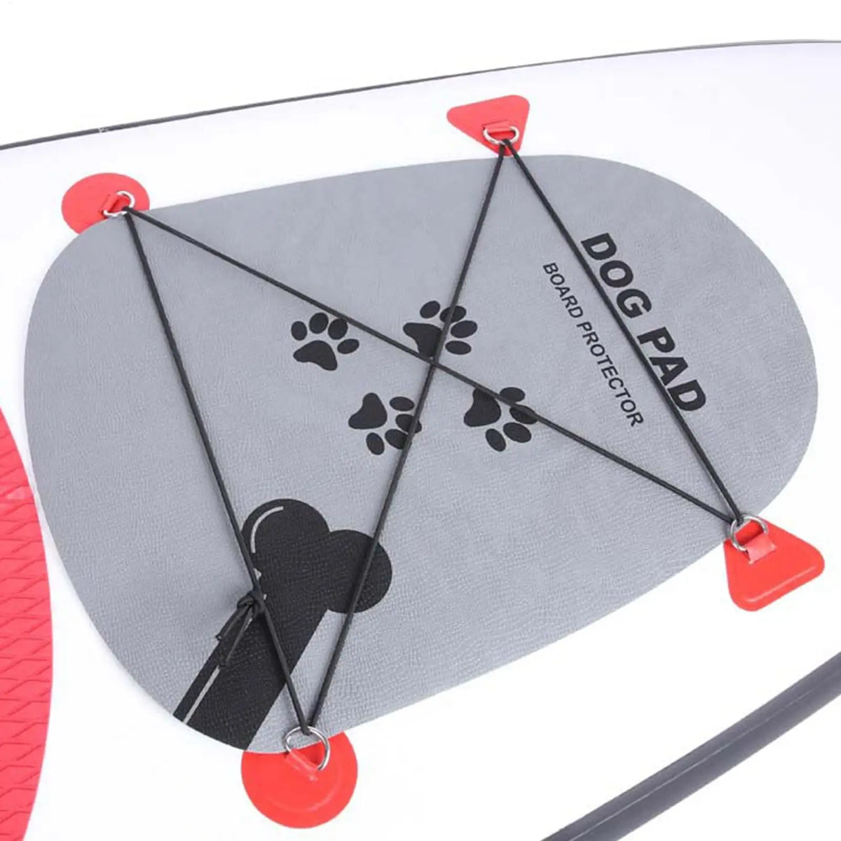 tapis antidérapant chien surf paddleboard gris pattes friandise clips rouges pratique décoration planche