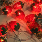 guirlande lumineuse rouge verte fraises brillantes moderne décoration anniversaire enfant fêteSuspension