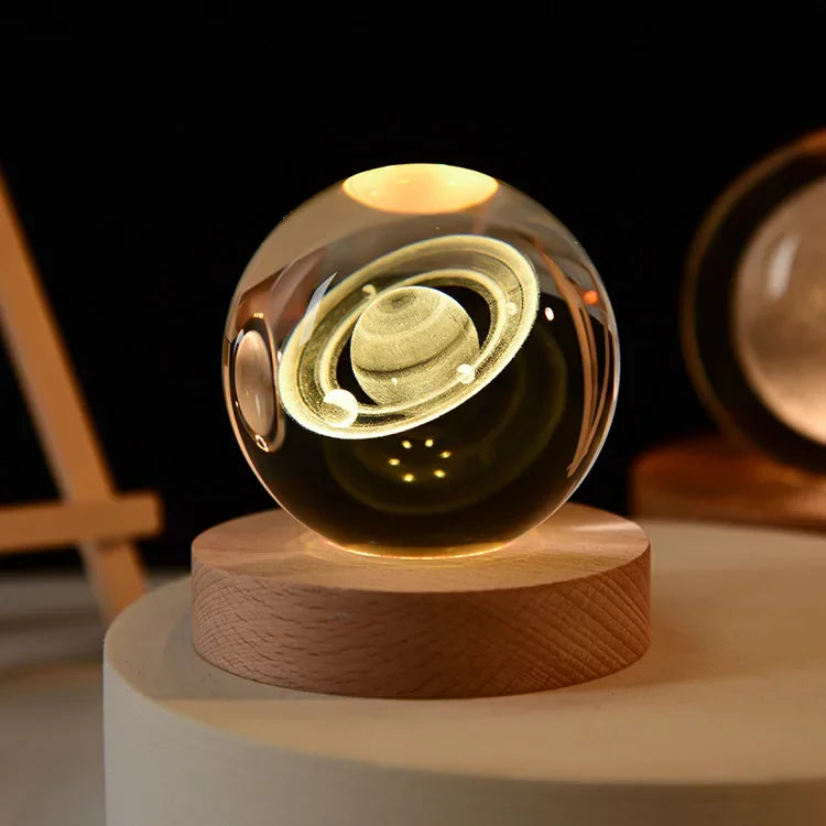 veilleuse led sphère lumineuse système solaire gravé astronaute support bois moderne transparente chambre deco