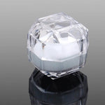 boîte bijoux transparente facettée moderne adhésif poudre blanche rouge noire élégante internes