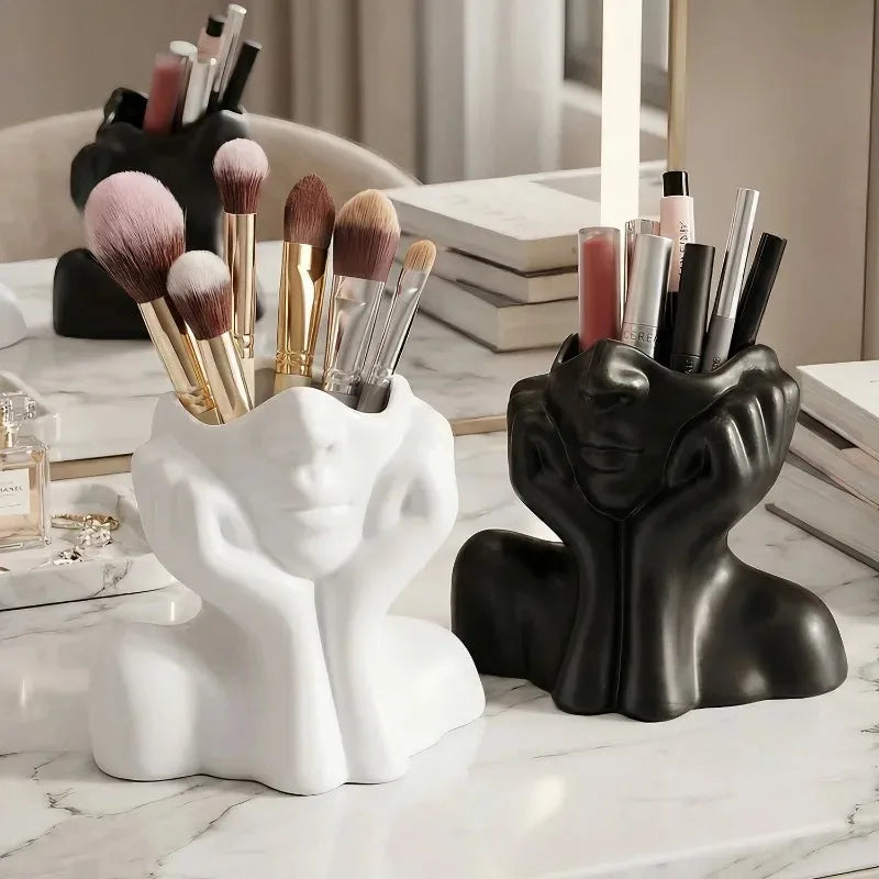 porte outils tête humaine noir blanc contemporain minimaliste brosse maquillage crayon stylo pinceau